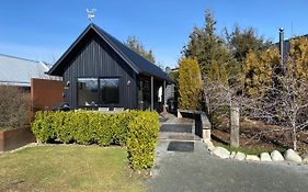 Black Beech House With Stunning Outdoor Bath